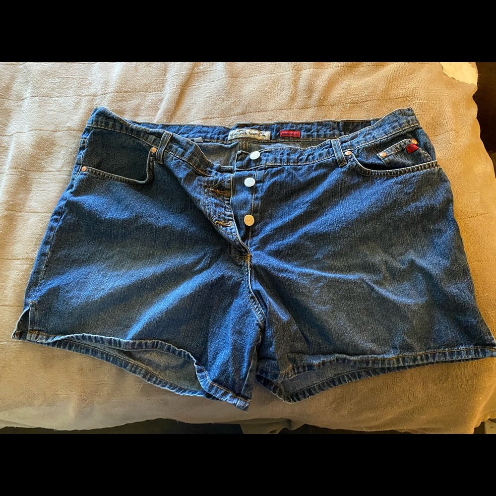 Jean shorts 23 button fly